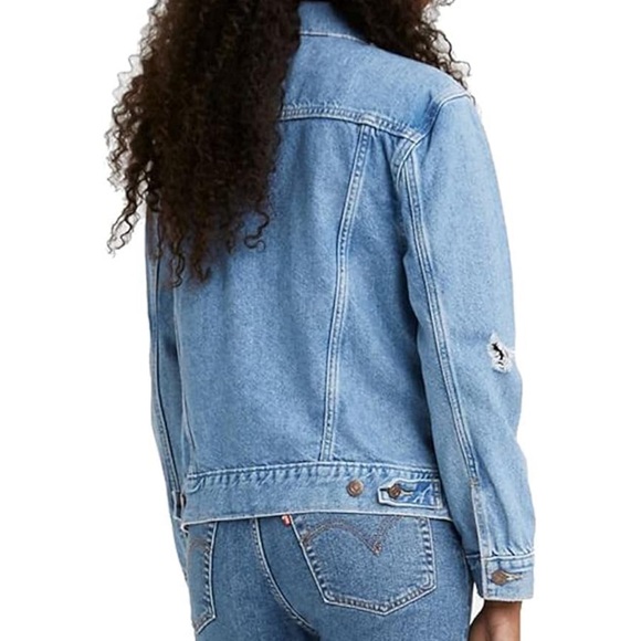 Levi’s Women’s Ex-Boyfriend Denim Trucker Jacket - Picture 2 of 6